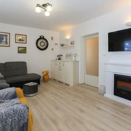 Periska Apartment *