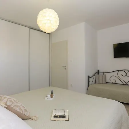 Periska Apartment *